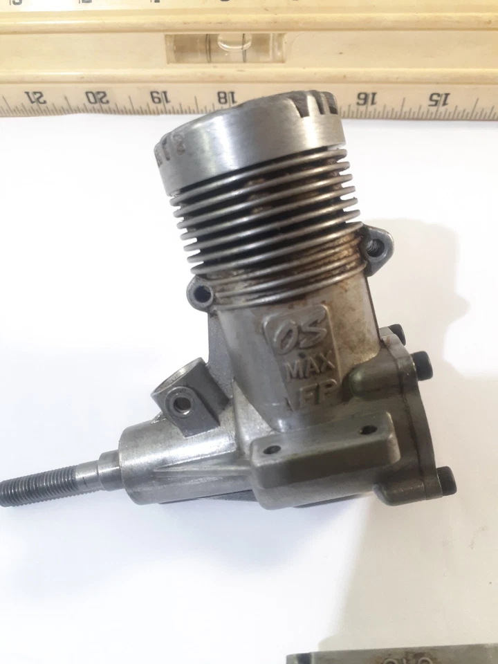 OS MAX FP 40 Nitro R/C Engine With Exhaust Pipe Selling As Parts Has Compression - Image 4 of 4