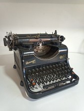 RHEINMETALL BORSIG TYPEWRITER. S/N 111077 MADE IN GERMANY 1940ish. QWERTZ LAYOUT thumbnail