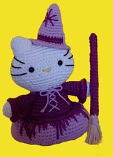 Hello Kitty Brujita Morada (Amigurumis)