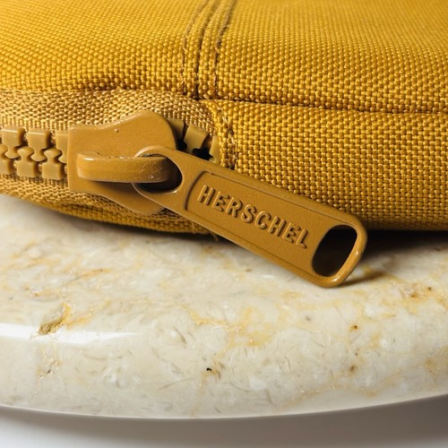 Herschel 13" Laptop Sleeve Buckthorn Brown - Zipper Case NAME TAGGED PREOWNED - Afbeelding 6 van 10