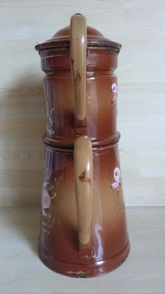 Ancienne cafetière en tôle émaillée, 34 cms, Aubecq - Photo 2/4