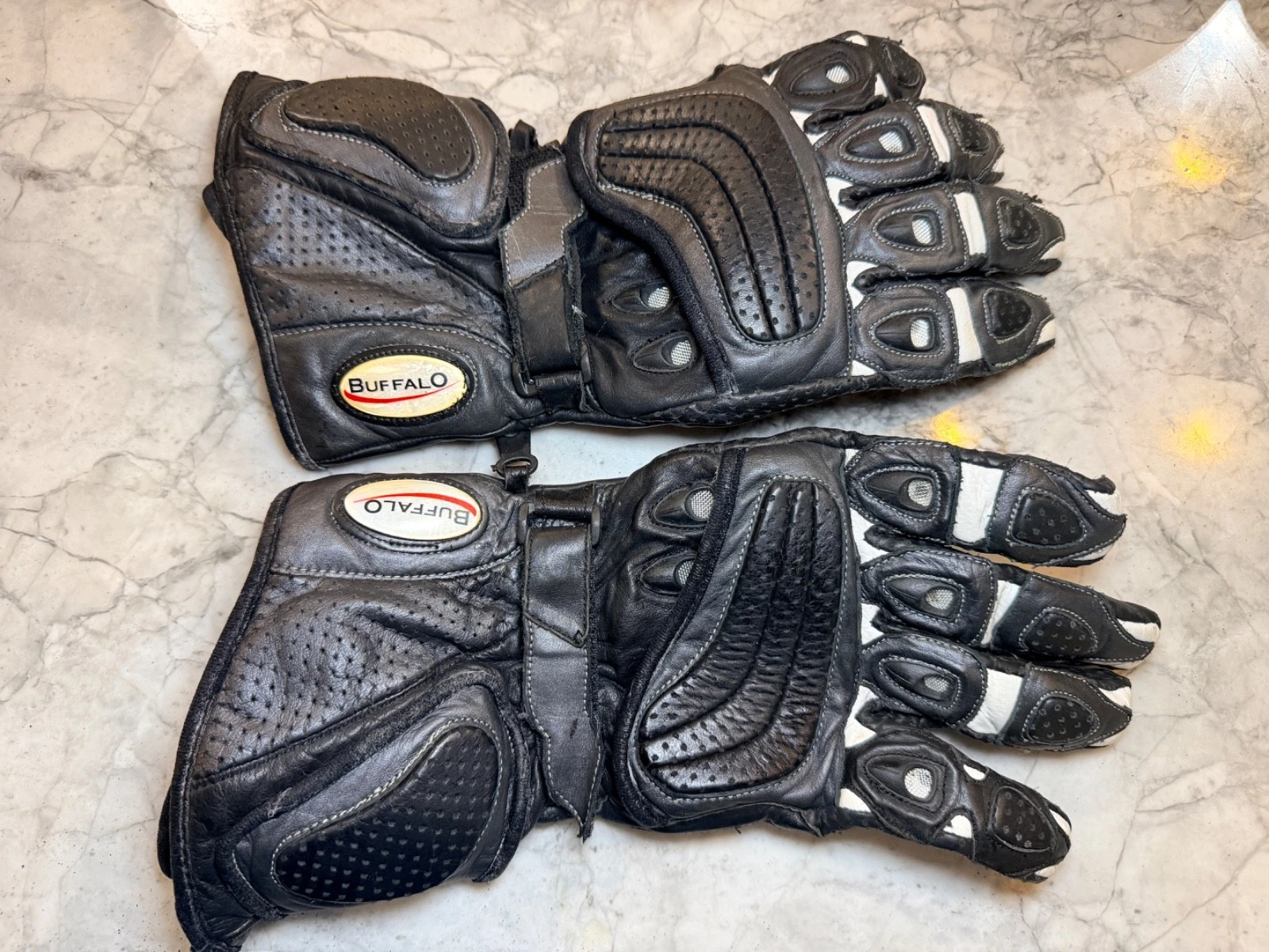 BUFFALO LEATHER MOTORCYCLE GLOVES VGC XL WHITE