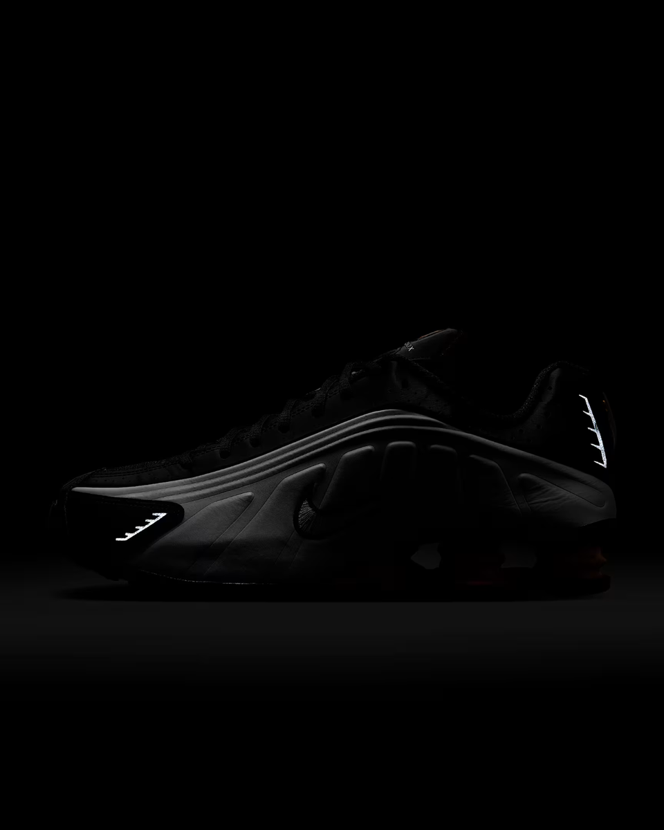 Nike Shox R4 HQ1988-003 Black Bright Mandarin Men's Size US3-18