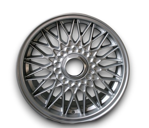 Llantas de aleación X Spoke Style plateadas para VW Jetta I 7x15 ET 24 - Imagen 3 de 3