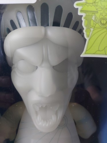 Doctor Who Weeping Angel Statue Of Liberty Glow Titan Vinyl 8" Exclusive - Foto 2 di 7