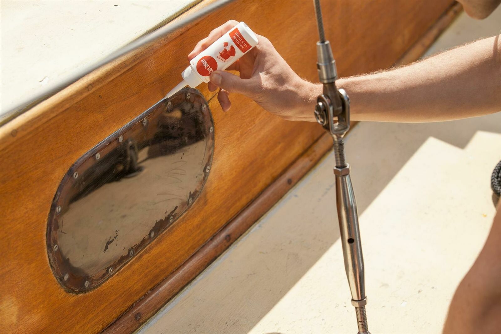 Captain Tolley's Creeping Crack Cure Sealant