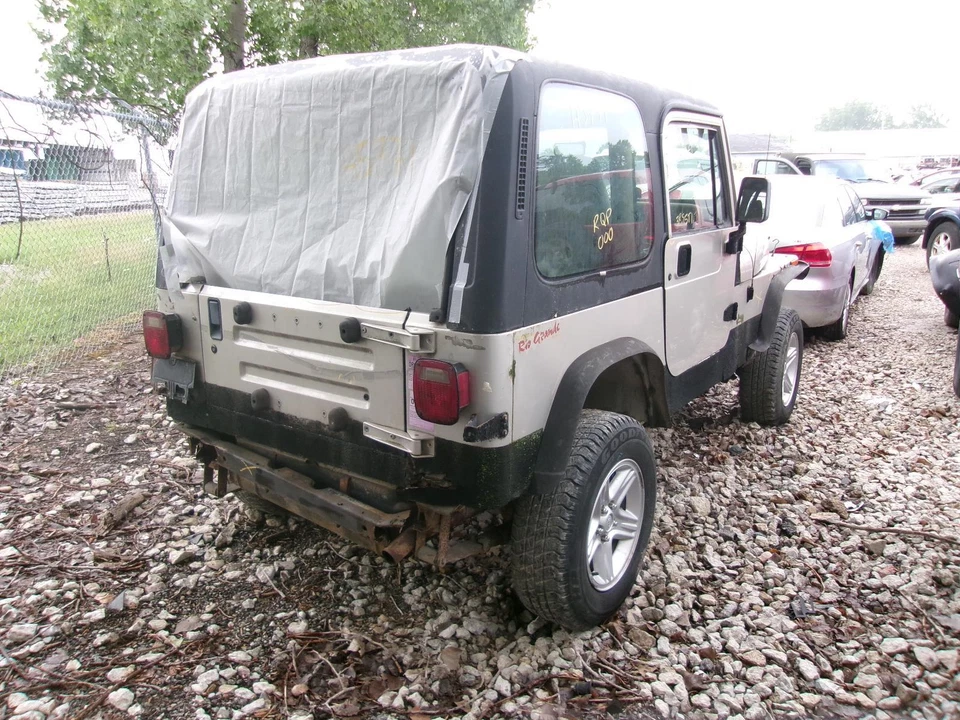 Used Front Drive Axle Assembly fits: 1995 Jeep Wrangler w/o ABS 4.11 ratio Front - Image 3 of 4