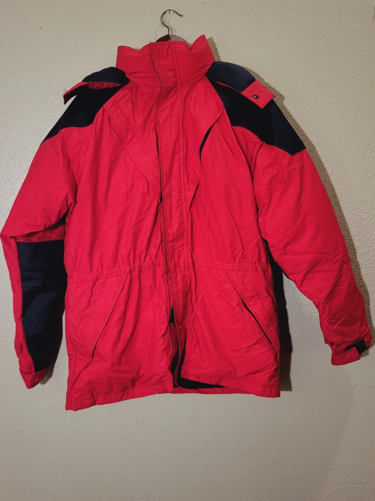 Alpine design Puffy Red and black Men's Jacket. Size L, Cond.is Very good.
