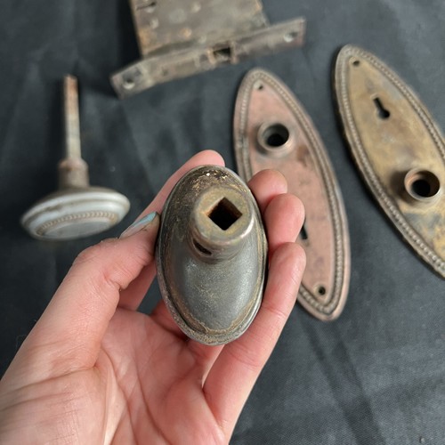 Antique Solid Brass Victorian Gilded Lock Oval Door Knob & Backplate 1900’s - Picture 7 of 24
