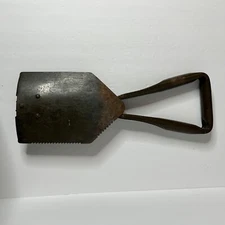 Vintage Yihunh Vietnam  War Taiwanese Military Folding Shovel Trench Digger