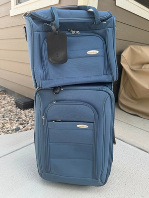 #ad Samsonite 21quot; Blue Luggage with Carry On Included Used $50.00
