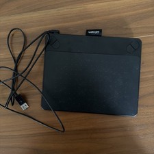 Wacom Black Small Intuos Art Pen and Touch Tablet CTH490AK