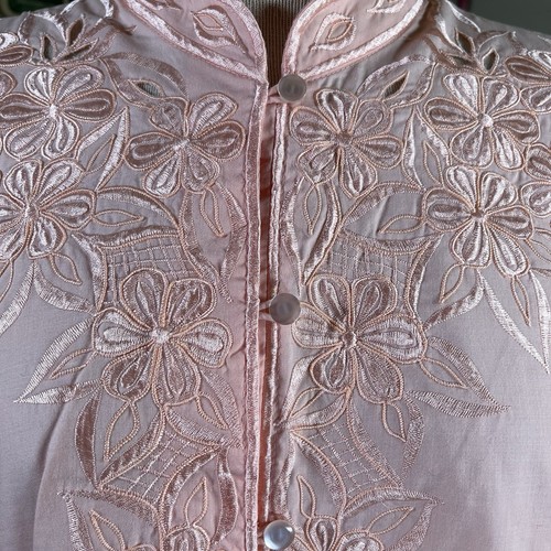 Blusa túnica bordada floral vintage años 70 boho rosa cuello mandarín Caro Honolulu - Imagen 3 de 8