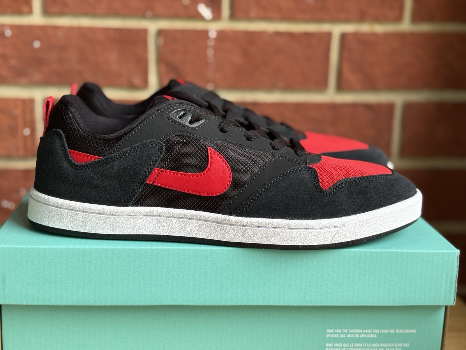New Nike SB Alleyoop Black University Red Size 11 Mens Sneak