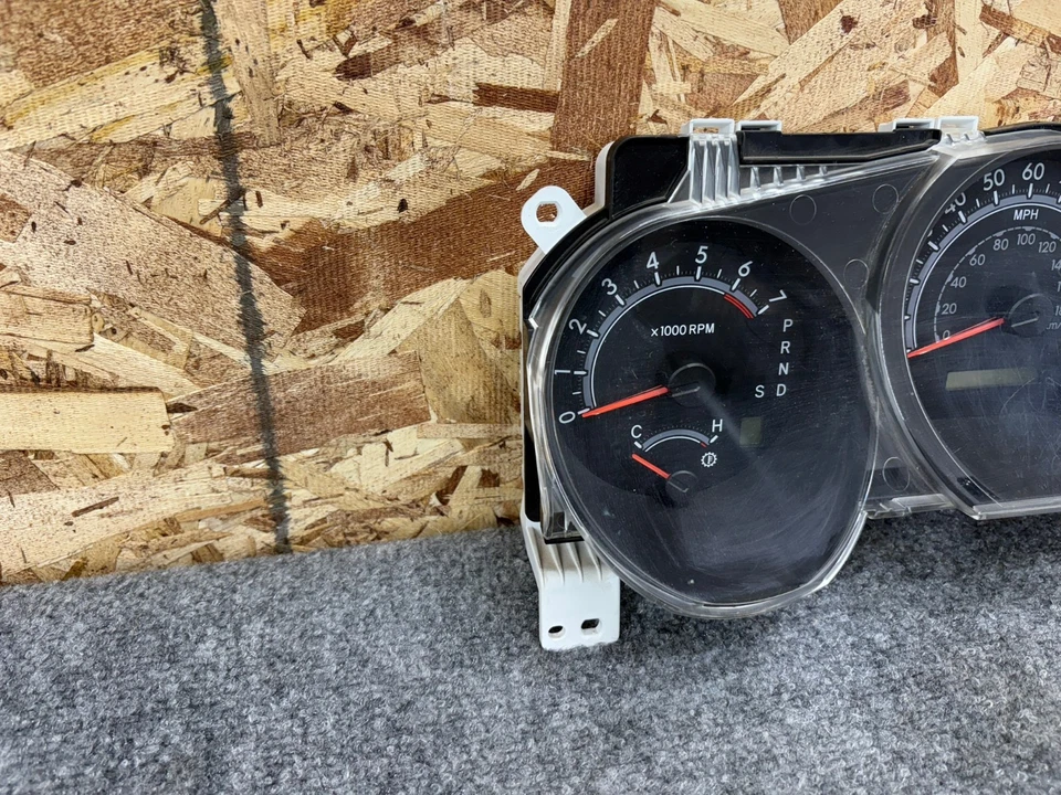TOYOTA SEQUOIA 2008-2009 INSTRUMENT SPEEDOMETER GAUGE CLUSTER OEM - Image 2 of 4