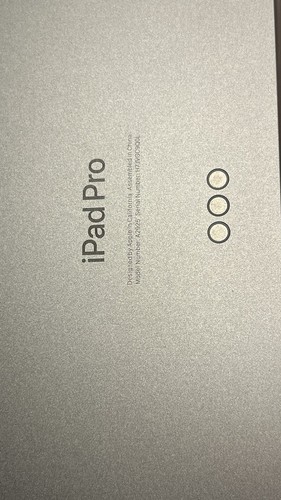 iPad Pro 13” M4 Chip 256gb W/ Apple Pencil Pro - Afbeelding 3 van 5