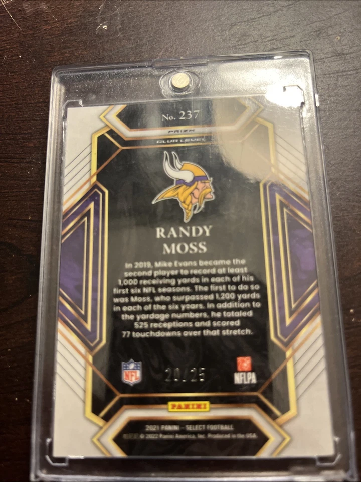 2021 Panini Select Club Level Randy Moss #237 Blue Disco Prizm /25 - Image 2 of 3