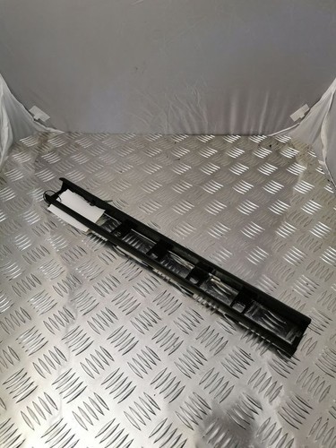Door seat control trim