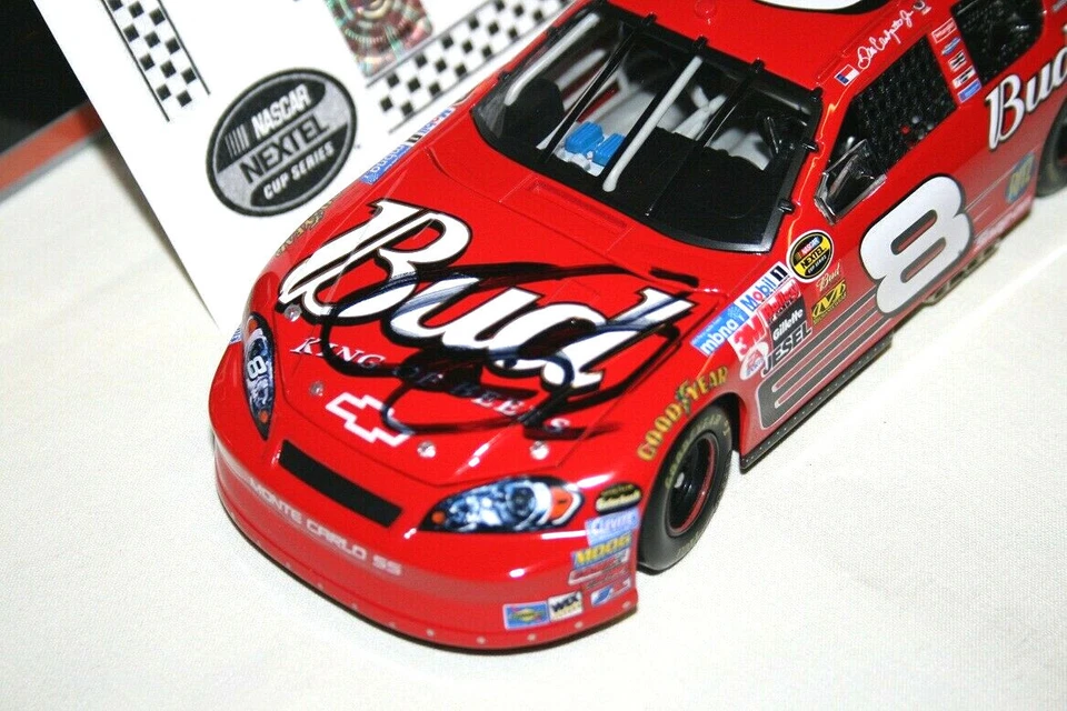 1/24 CHEVROLET MONTE CARLO DALE EARNHARDT JR. SIGNED / AUTOGRAPHED COA ACTION - Immagine 4 di 4