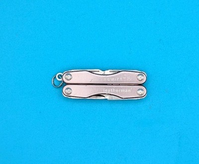Leatherman Squirt P4 Multi-Tool, Key Ring, Retired, GRAY! *WOOD/PATEL*