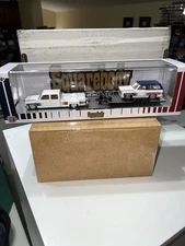 M2 Machines Squarebody Syndicate 1976 GMC Sierra 3500 &1975 GMC Jimmy Sierra S45