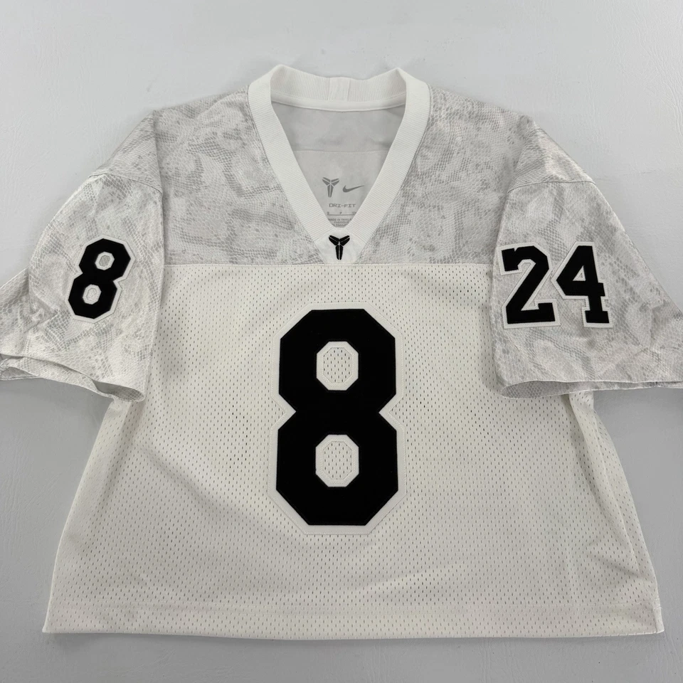 Camiseta corta Nike blanca rara Kobe Bryant para mujer con estampado de serpiente #8 #24 Mamba S Foto 2 de 4