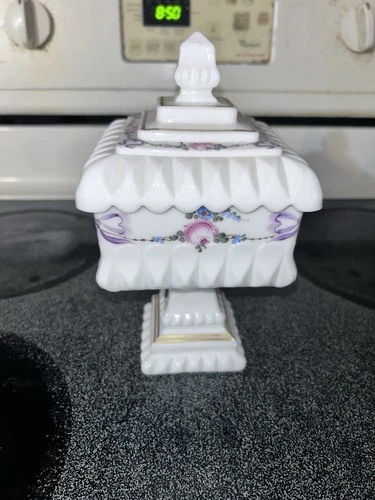 Vtg Westmoreland Hand-painted Roses Flowers Milk Glass Wedding Box Dish With Lid