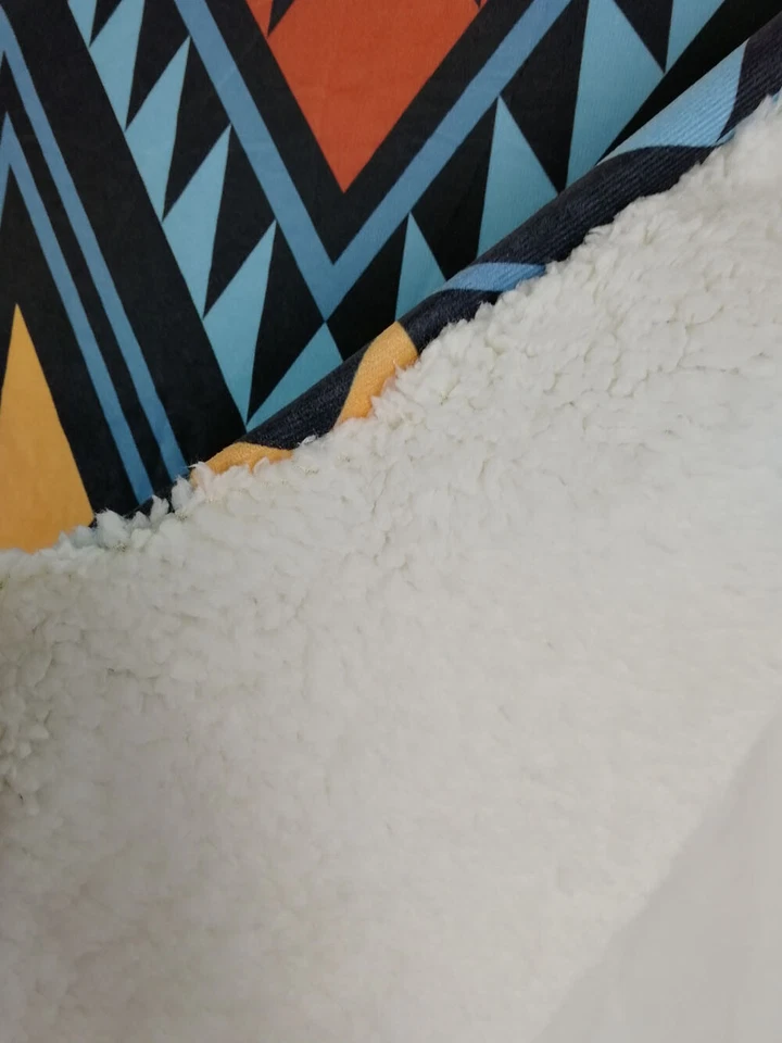 Aztec Geometric Diamonds Chevrons Zigzags Warm Fleece Hooded Blanket Throw Gift - Image 4 of 4