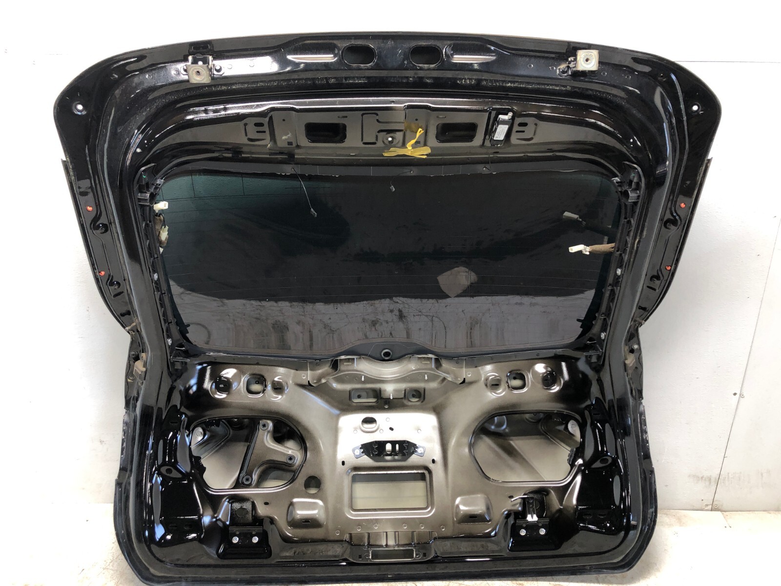 2017-2020 MASERATI LEVANTE REAR LIFTGATE TAILGATE TRUNK LID W/ GLASS OEM #NOTE