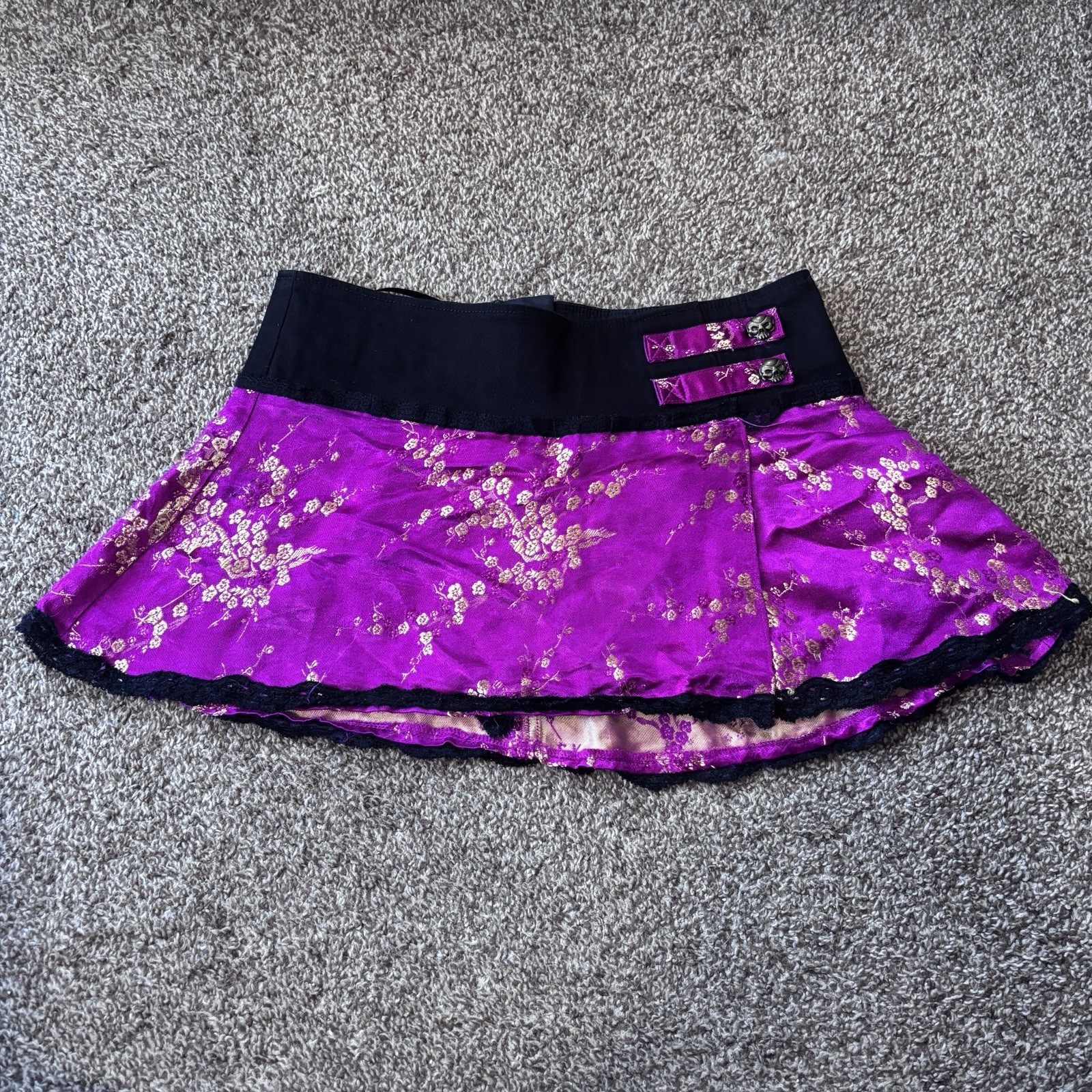 VTG Y2K TRIPP NYC Women’s Micro Mini Skirt Asian Floral Print Skull Buttons RARE