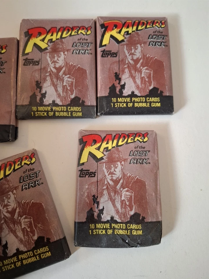 TOPPS Indiana Jones Raiders Lost Ark 5x Trading Card Sealed Wax Pack 1981 & Box - Image 2 of 4