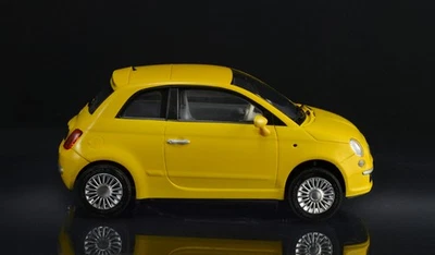 ITALERI 3647 FIAT 500 2007 échelle 1/24 - Photo 1/4