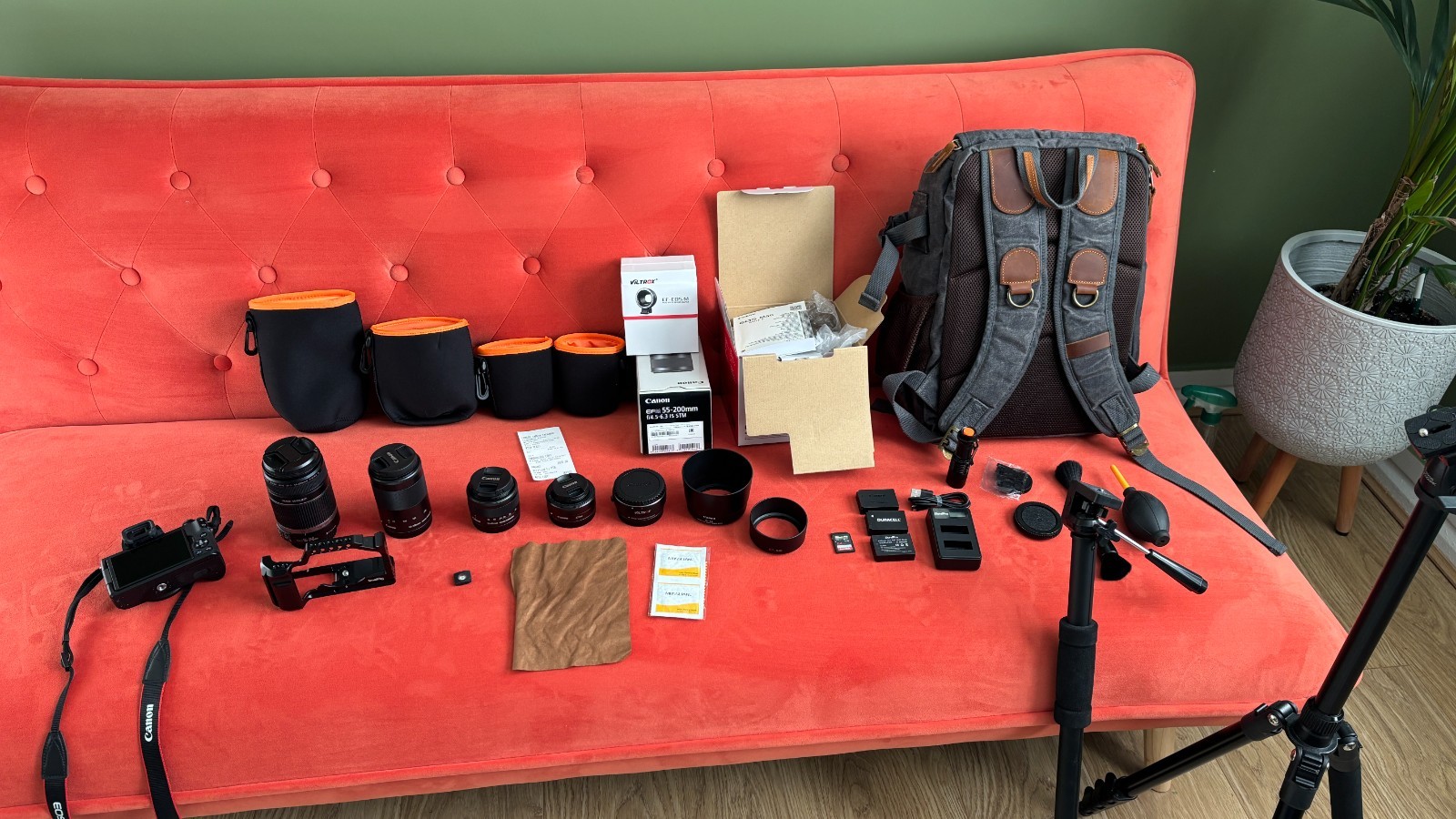 Canon EOS M50 Mark II Mirrorless Camera 55-250+55-200 and 2 XLenses + Bag