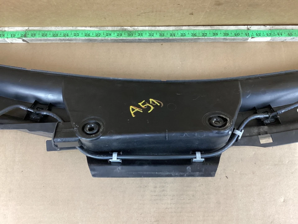 2013-2016 Mercedes-Benz GL450 Upper Windshield Cover Panel A1668300028 OEM Foto 3 de 4