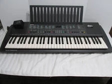 Vintage 1991 Yamaha PSR-300 PORTATONE Electronic Keyboard 61 Keys, AWM, Japan
