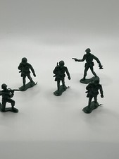 VINTAGE SMALL PLASTIC ARMY MEN MILITARY WAR SOLDIERS LOT OF 5 MADE IN HONGKONG