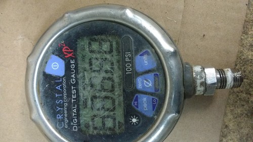 lot of 7 Crystal XP2i Digital Test Gauge mixed psi for parts/repair read listing - Picture 7 of 19