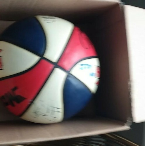 Harlem Rockets Team signiert Basketball 6 Autogramme - Bild 9 von 10