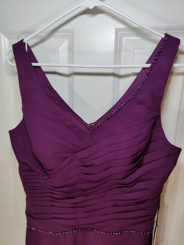 JJ's House lila formell über dem Knie V-Ausschnitt ärmellos verziert Kleid 8 Neu mit Etikett - Bild 3 von 13