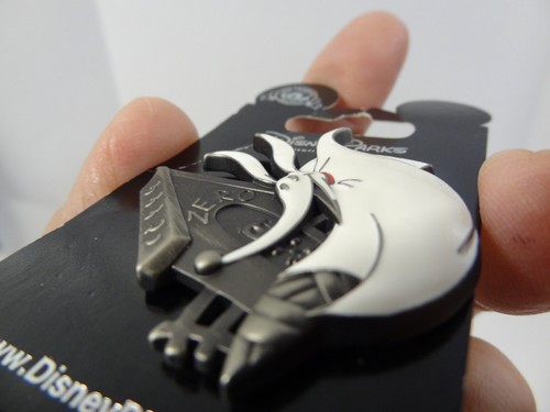 Disney Pin 2015 Nightmare Before Christmas White Enamel Zero & Dog House 3D - Picture 6 of 7