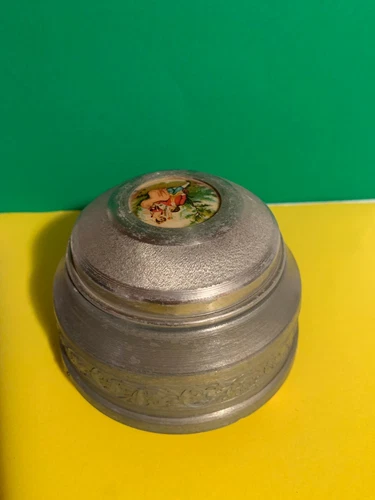 VINTAGE ROUND PEWTER TRINKET MUSIC BOX CERAMIC INLAY OF A COUPLE  ESTATE FIND
