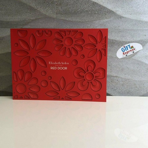 Red Door 3 Piece Gift Set By Elizabeth Arden Gift set includes:( 3.3oz EDT Spray - Picture 2 of 2
