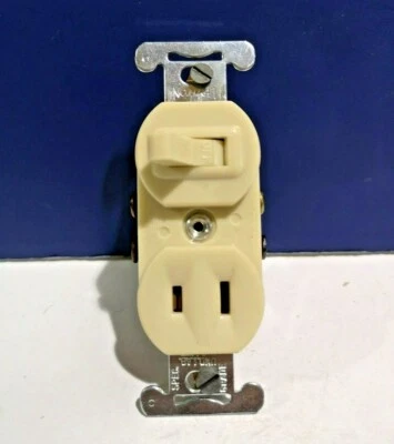 LEVITON IVORY Combination Toggle SWITCH & Polarized Outlet RECEPTACLE NEW 5221-I