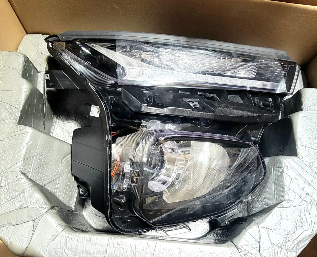 2021 - 2023 Chevy Trailblazer Right Passenger LED Headlight OEM 
