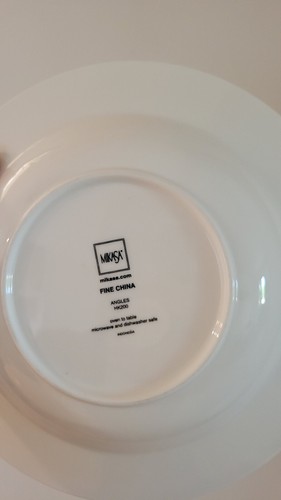 Angles by Mikasa soup bowl large rim black and white - Picture 6 of 6