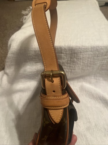louis vuitton messenger bag women - Picture 9 of 13