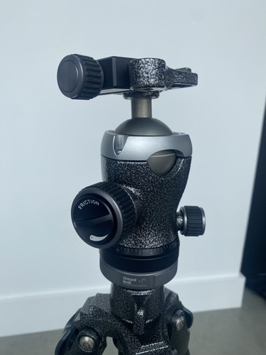 Gitzo GK1542-82QD Mountaineer Carbon Tripod and 1382 Ball Head kit - Picture 4 of 4
