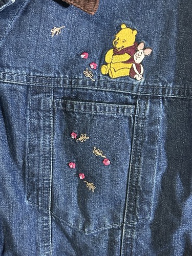 Disney Store XL Winnie The Pooh Chaqueta Denim Bordada Marrón Pana Cuello - Imagen 4 de 11