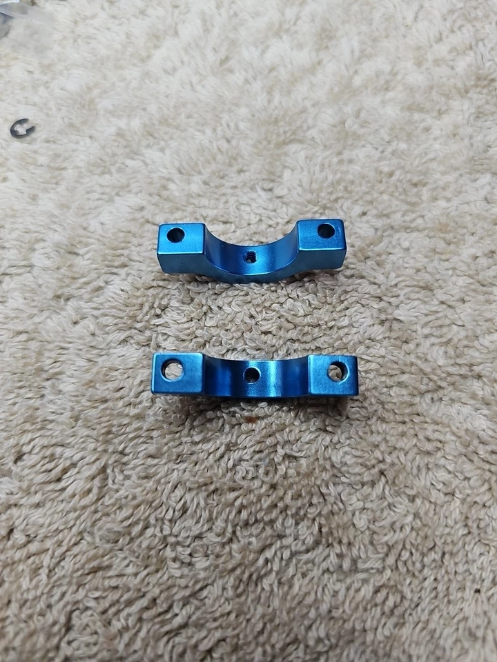 Trinity Rear Body Mounts For Team Losi XXX Buggies Vintage Rare x2 - Image 4 of 4