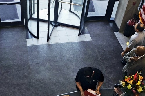 New Pig Grippy 100' x 36" Gray Adhesive-Backed Medium-Weight Absorbent Mat Roll - Picture 7 of 11